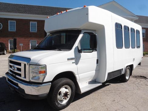 Used 2014 Ford E-350 and Econoline 350 Super Duty RWD image 26