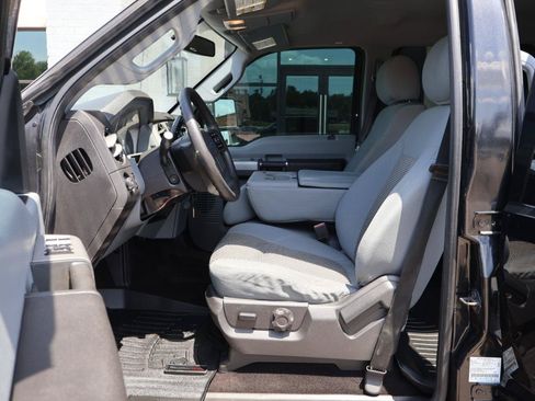 Used 2014 Ford F250 XLT w/ XLT Premium Package AWD/4WD image 11
