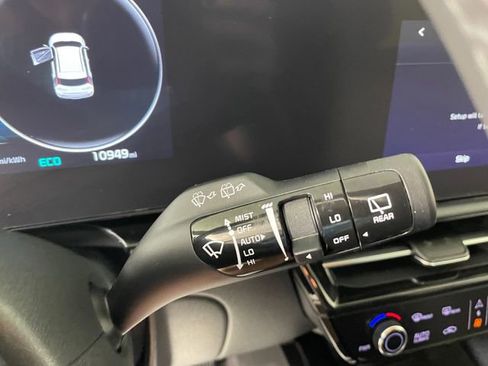 Used 2024 Kia Niro Wind w/ Wind Preserve Package FWD image 11