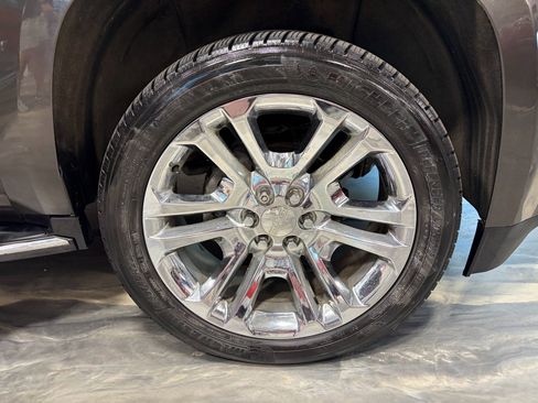 Used 2019 GMC Yukon SLT w/ Premium Edition image 32