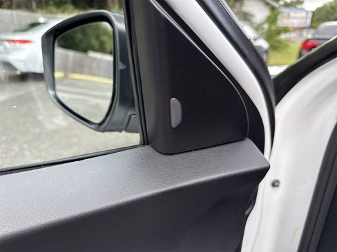 Used 2024 Nissan Kicks S image 15