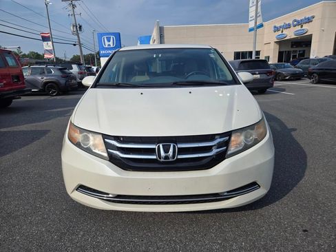 Used 2016 Honda Odyssey SE image 2