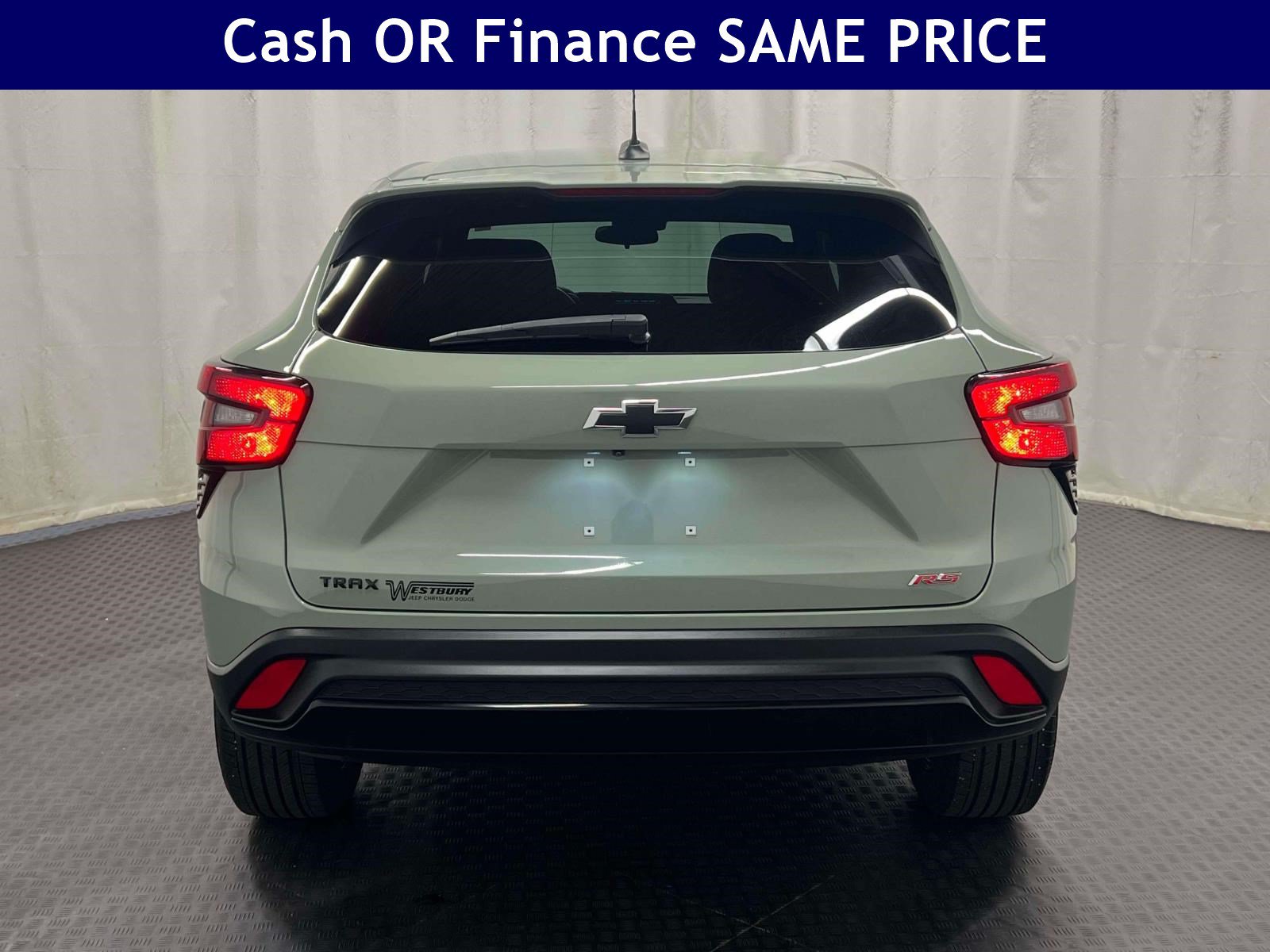 Used 2024 Chevrolet Trax RS w/ Sunroof Package FWD image 6