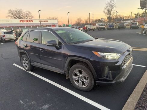 Used 2022 Toyota RAV4 XLE image 1