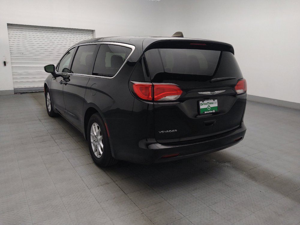 Used 2024 Chrysler Voyager LX FWD image 5