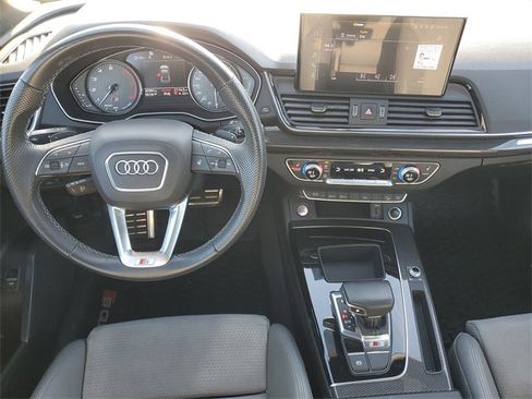 Used 2022 Audi SQ5 Premium w/ Convenience Package image 12