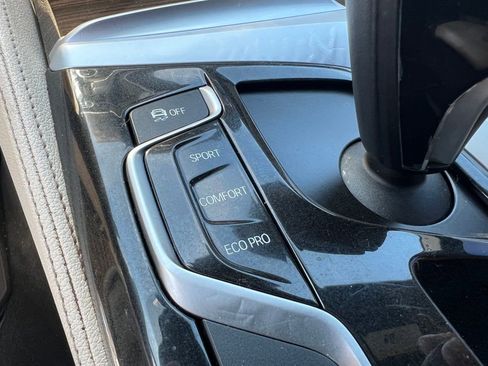 Used 2017 BMW 530i RWD image 53