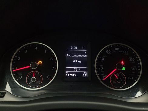 Used 2016 Volkswagen Tiguan S FWD image 23