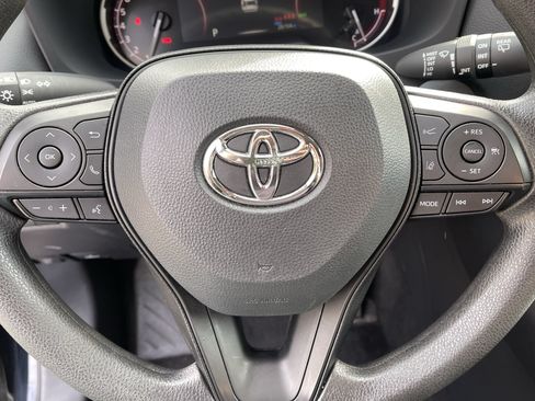 Certified 2025 Toyota RAV4 XLE AWD/4WD image 18