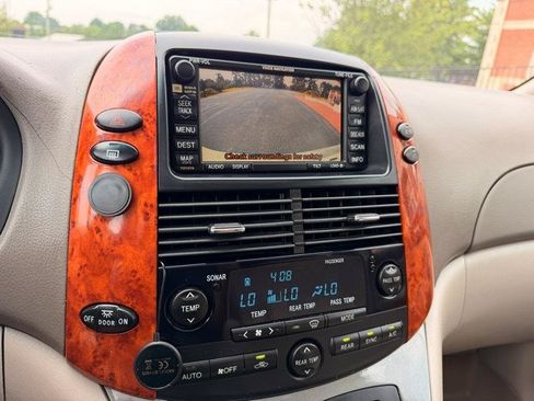Used 2010 Toyota Sienna FWD image 13