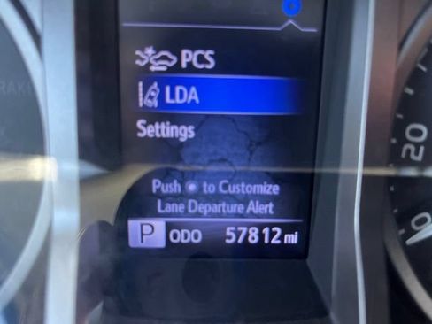 Used 2018 Toyota Tacoma SR5 RWD image 7