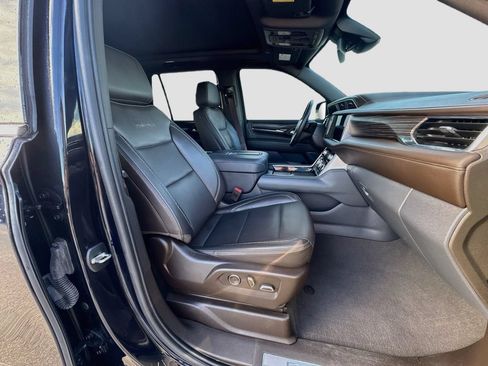 Used 2023 GMC Yukon Denali RWD image 31