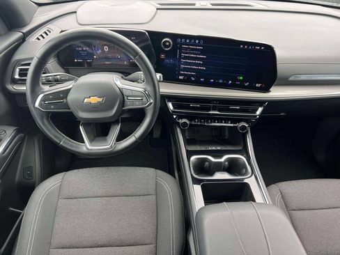 Used 2026 Chevrolet Traverse LT w/ Driver Confidence Package AWD/4WD image 14