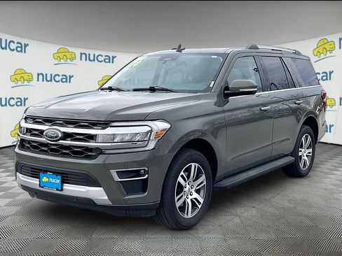 Used 2024 Ford Expedition Limited image 3