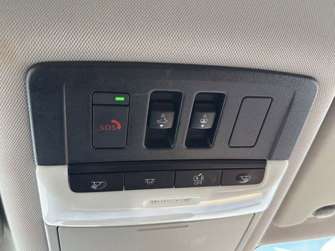 Used 2022 Nissan Rogue Platinum w/ Head-Up Display Package image 15