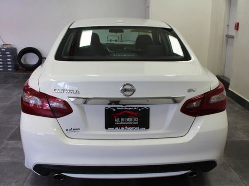 Used 2018 Nissan Altima 2.5 SV FWD image 5