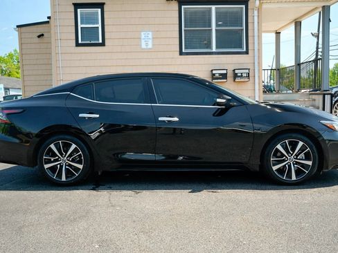 Used 2022 Nissan Maxima SV w/ Floor Mat Group FWD image 4