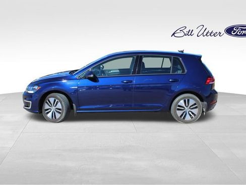 Used 2017 Volkswagen e-Golf SE w/ DC Fast Charging Package image 8