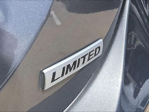 Used 2013 Hyundai Elantra Limited FWD image 9