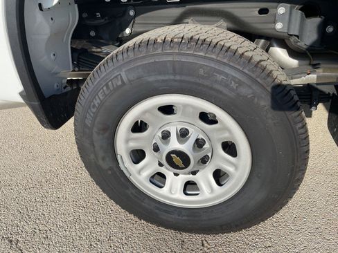 Used 2025 Chevrolet Silverado 3500 W/T w/ WT/CX Safety Package AWD/4WD image 29