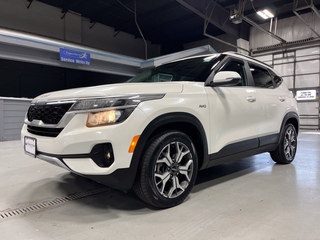 Used 2022 Kia Seltos EX AWD/4WD image 3