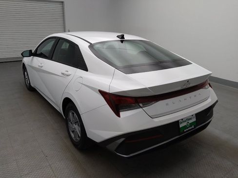 Used 2025 Hyundai Elantra SE FWD image 6