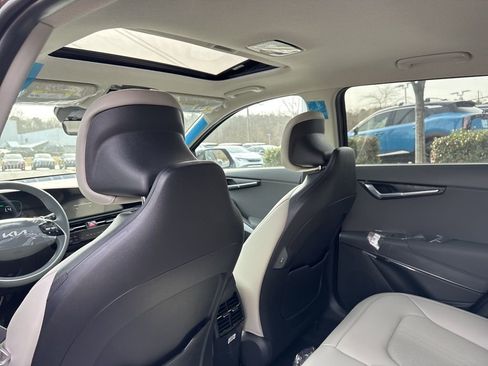 New 2026 Kia Niro EX image 11