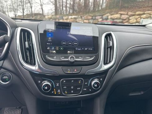 Used 2023 Chevrolet Equinox Premier image 20