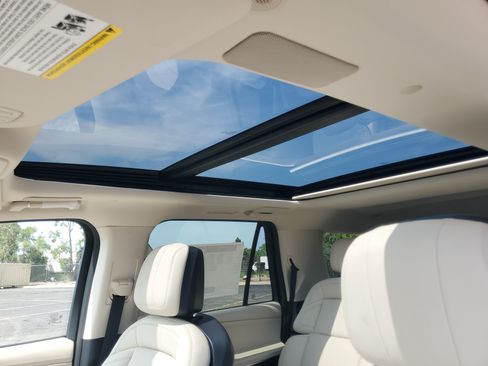 New 2027 Lincoln Navigator Reserve w/ Jet Appearance Package AWD/4WD image 11