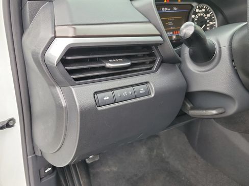 Used 2024 Nissan Altima 2.5 SV FWD image 25