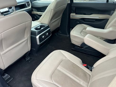Used 2023 Ford Expedition Limited image 14