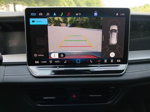 New 2025 Volkswagen Tiguan SE R-Line image 19