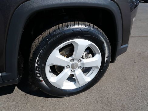 Used 2021 Jeep Compass Latitude w/ Driver Assistance Group AWD/4WD image 38