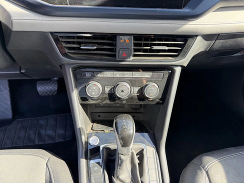 Used 2024 Volkswagen Taos SE image 17