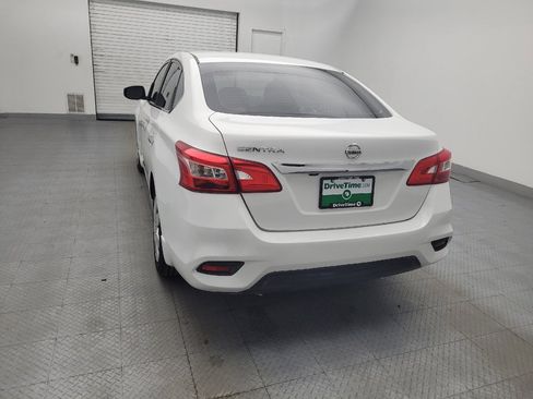 Used 2018 Nissan Sentra S image 6