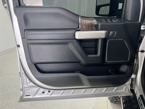 Used 2019 Ford F250 Lariat w/ Lariat Ultimate Package AWD/4WD image 22