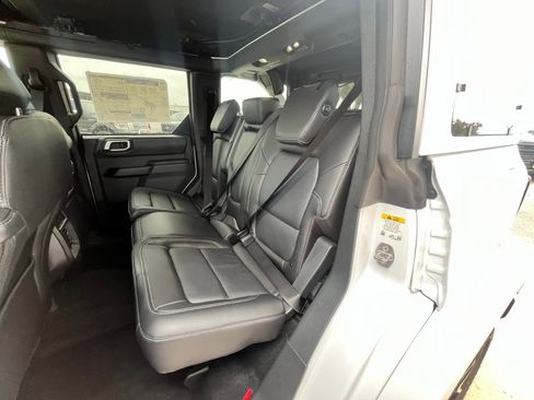 New 2025 Ford Bronco Outer Banks AWD/4WD image 6