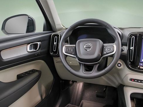 New 2026 Volvo XC40 B5 Plus w/ Protection Package Premier image 14