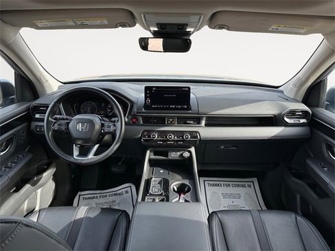 Used 2023 Honda Pilot Touring image 10