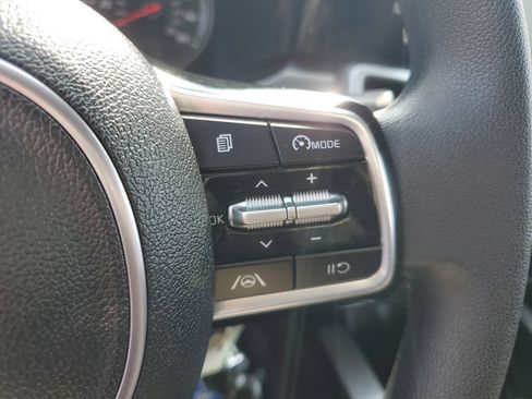 Certified 2023 Kia Sorento LX AWD/4WD image 12