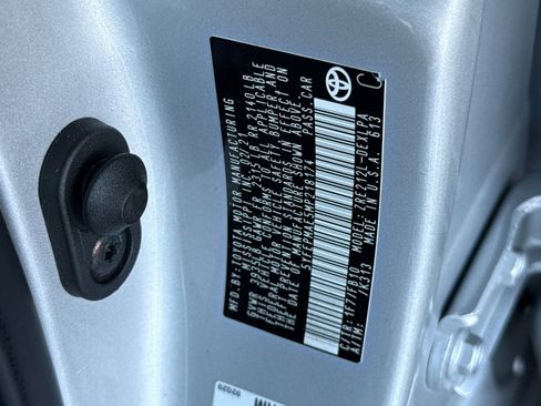 Used 2021 Toyota Corolla LE w/ Carpet Mat Package (TMS) image 33