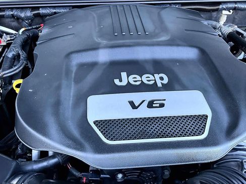 Used 2016 Jeep Wrangler Unlimited Sahara w/ Max Tow Package image 31