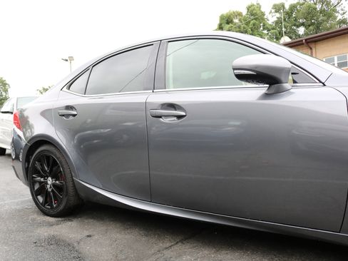 Used 2016 Lexus IS 200t image 9
