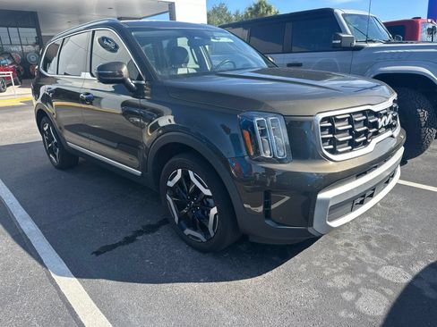 Used 2024 Kia Telluride S w/ S Sunroof Package FWD image 6