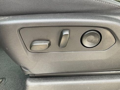 Used 2023 Chevrolet Silverado 1500 LT image 6