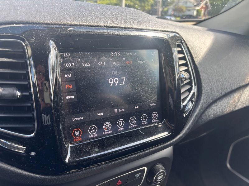Used 2019 Jeep Compass Limited AWD/4WD image 12