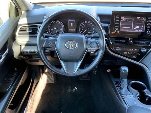 Used 2024 Toyota Camry SE image 5