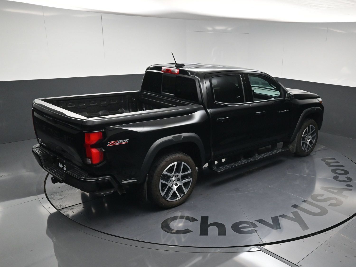 Used 2024 Chevrolet Colorado Z71 w/ Z71 Convenience Package 2 AWD/4WD image 25