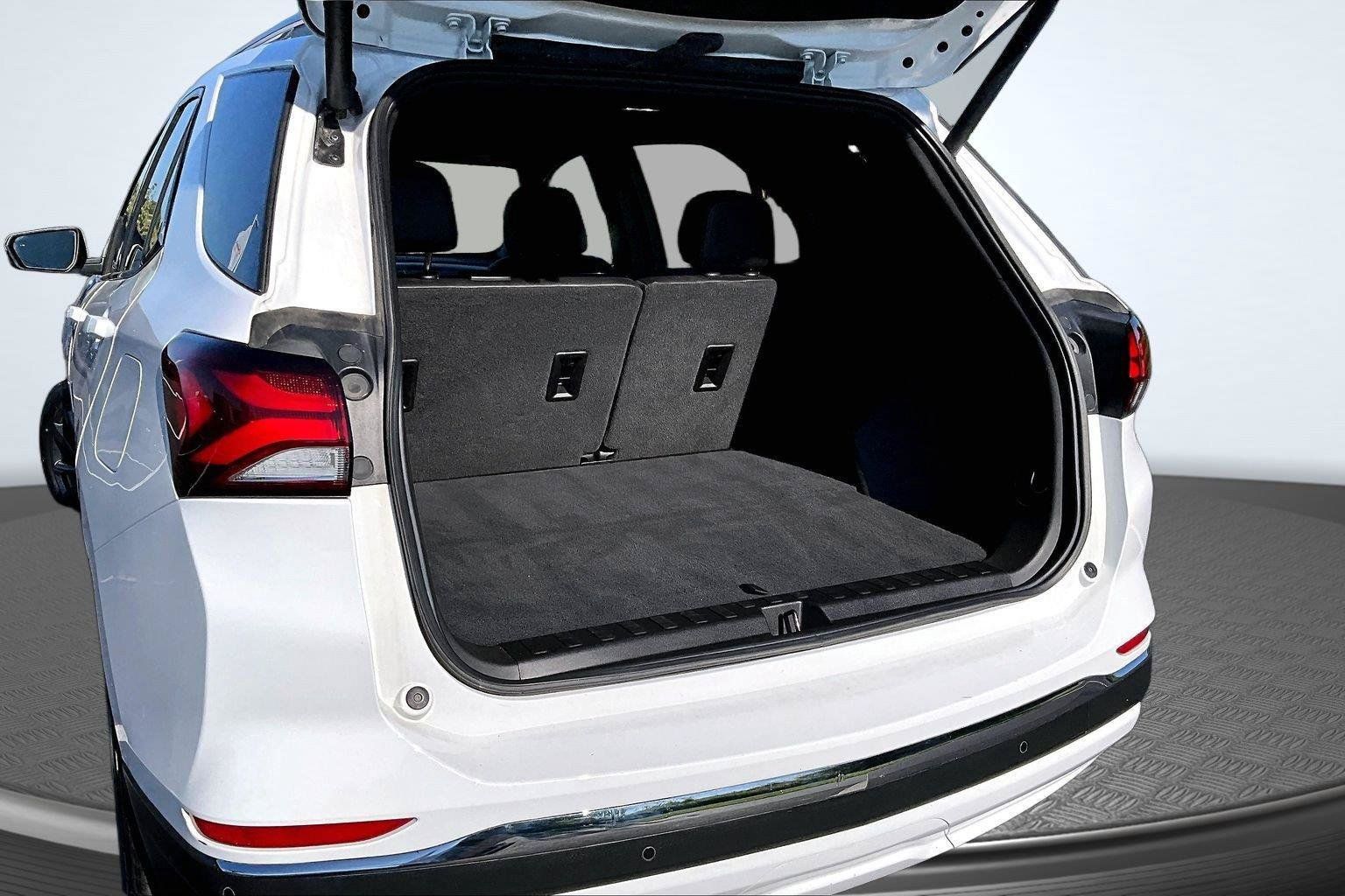 Used 2022 Chevrolet Equinox RS w/ RS Leather Package AWD/4WD image 5