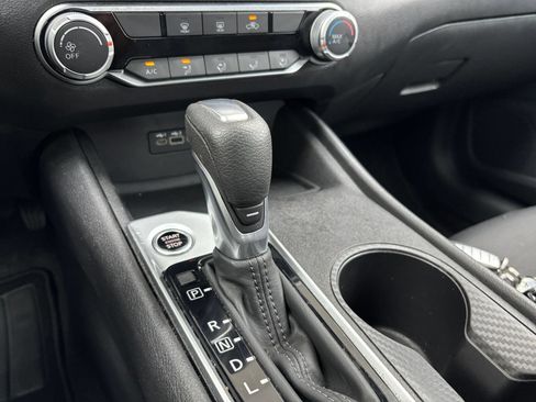 Used 2025 Nissan Altima 2.5 SV FWD image 41